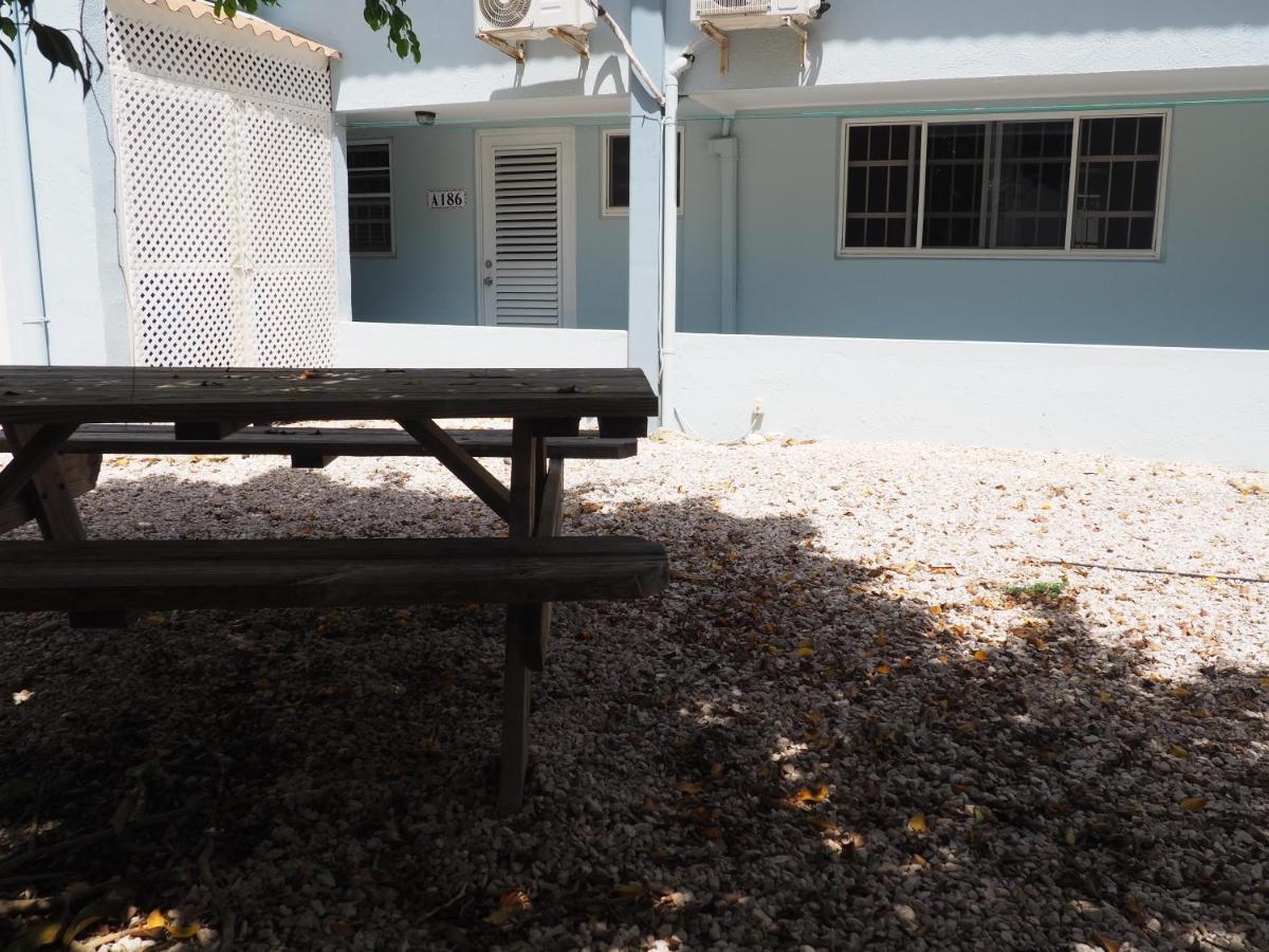 Kas di BaMi op Seru Coral Resort - Ruim appartement met groot zwembad en tropische tuin Willemstad Buitenkant foto