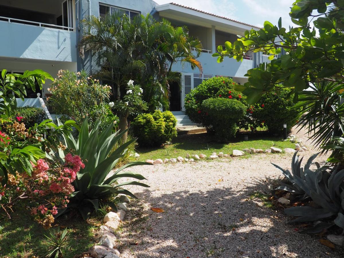 Kas di BaMi op Seru Coral Resort - Ruim appartement met groot zwembad en tropische tuin Willemstad Buitenkant foto