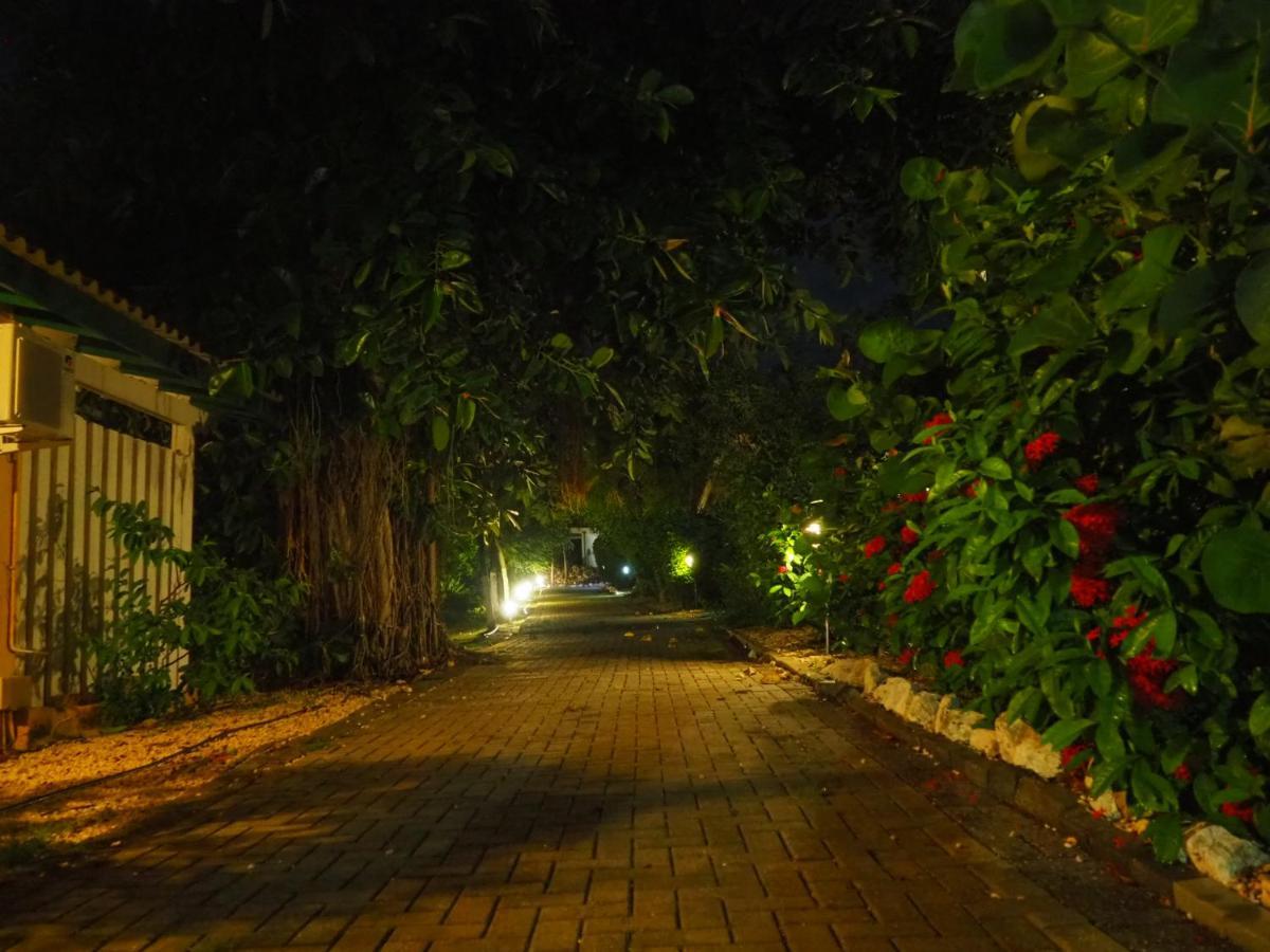 Kas di BaMi op Seru Coral Resort - Ruim appartement met groot zwembad en tropische tuin Willemstad Buitenkant foto