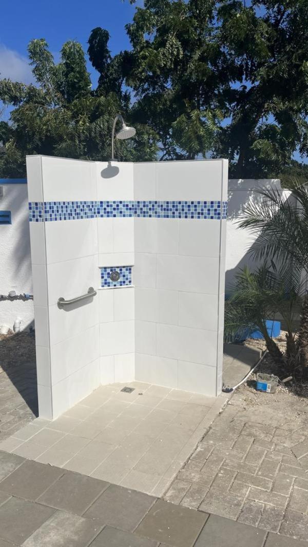Kas di BaMi op Seru Coral Resort - Ruim appartement met groot zwembad en tropische tuin Willemstad Buitenkant foto